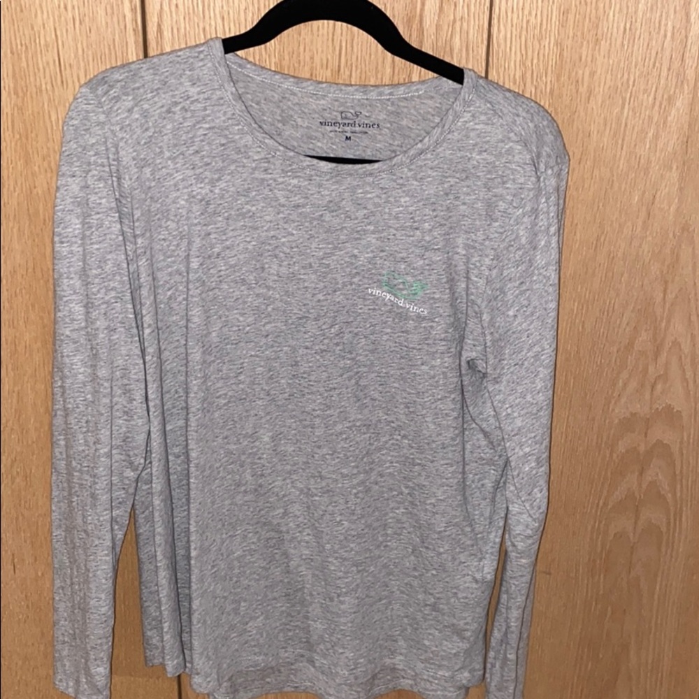 gray vineyard vines t shirt